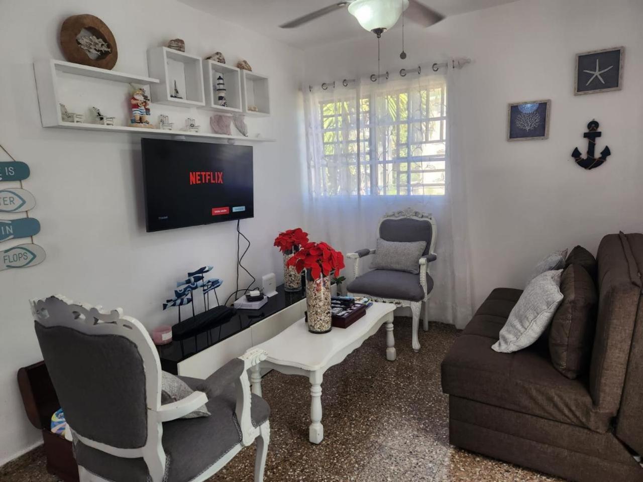 Beachfront Apartment, Quiet 4 Beds, 1 Bath, Ac, Wi-Fi, Hot Water, In Paraiso Near Los Patos 外观 照片